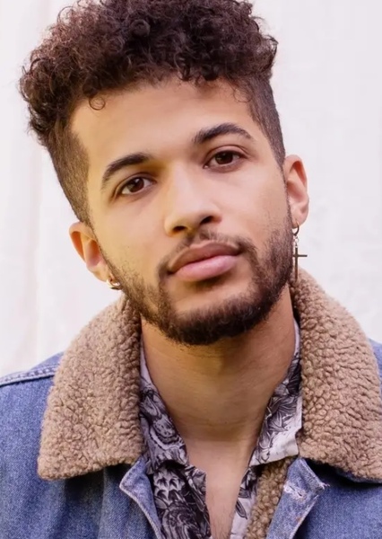Jordan Fisher photo