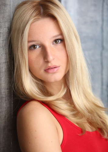 Jordana Taylor photo