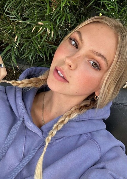 Jordyn Jones photo