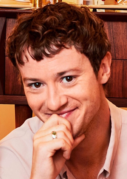 Joseph Quinn photo