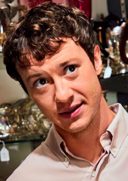 Joseph Quinn photo
