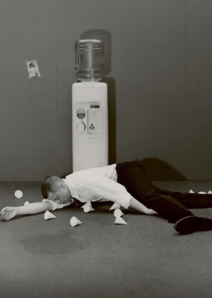 Joseph Quinn photo