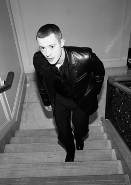 Joseph Quinn photo