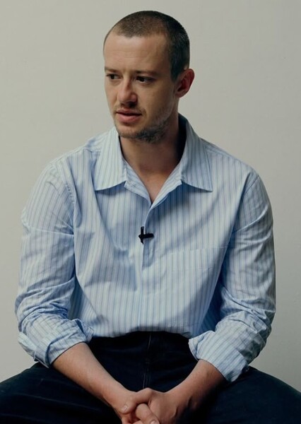 Joseph Quinn photo