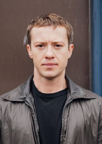 Joseph Quinn photo