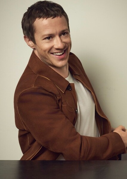 Joseph Quinn photo