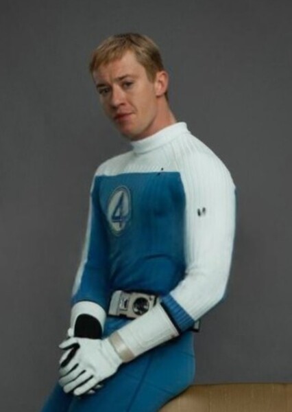 Joseph Quinn photo