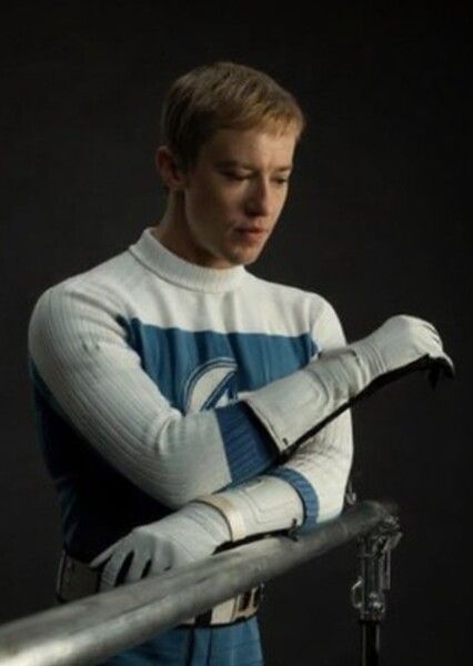 Joseph Quinn photo