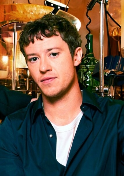 Joseph Quinn photo