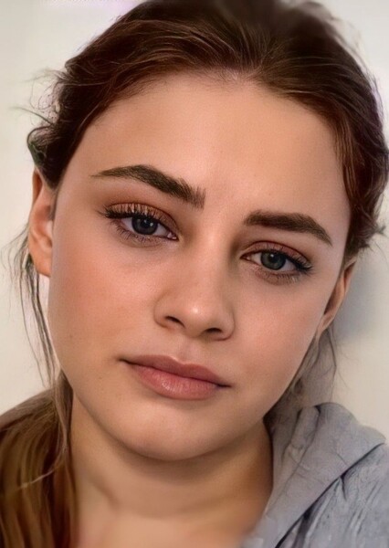Josephine Langford photo