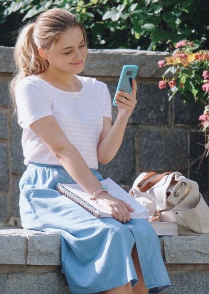 Josephine Langford photo