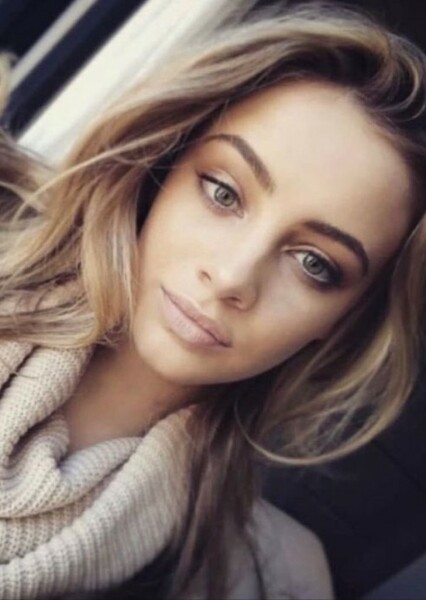 Josephine Langford photo