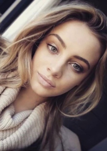 Josephine Langford photo