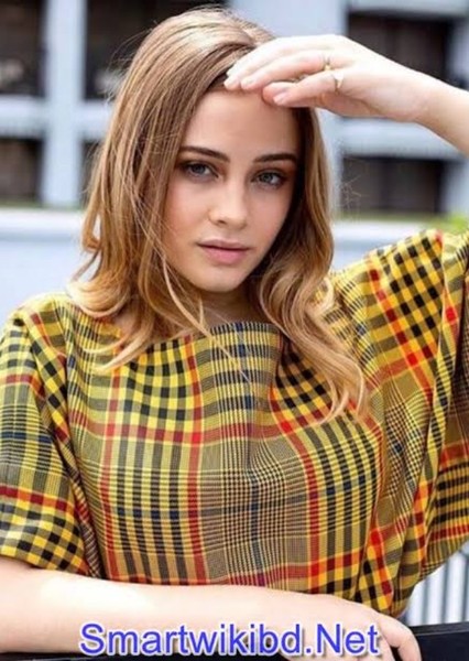 Josephine Langford photo