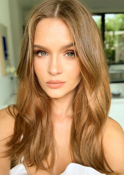 Josephine Skriver photo
