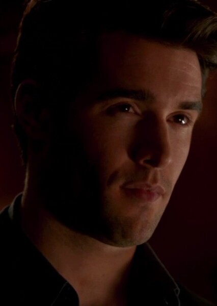 Josh Bowman photo