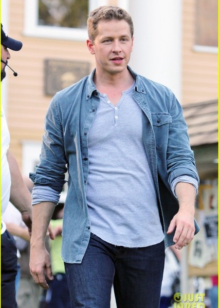 Josh Dallas photo