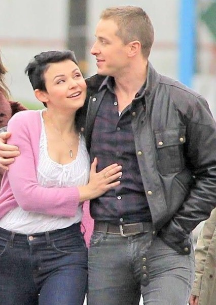 Josh Dallas photo