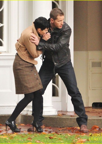 Josh Dallas photo