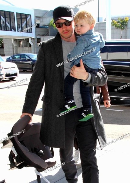 Josh Dallas photo