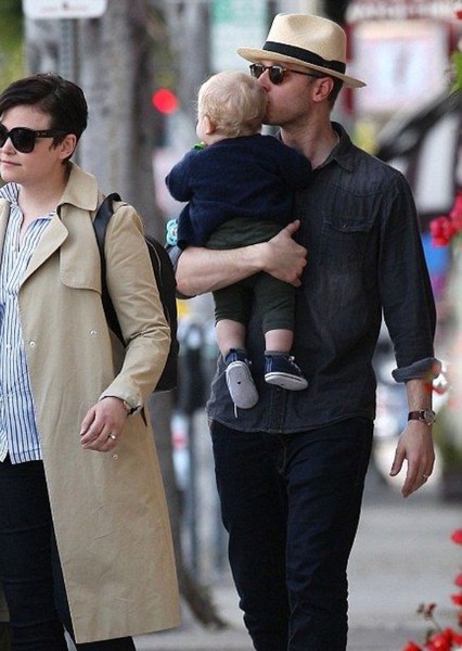 Josh Dallas photo
