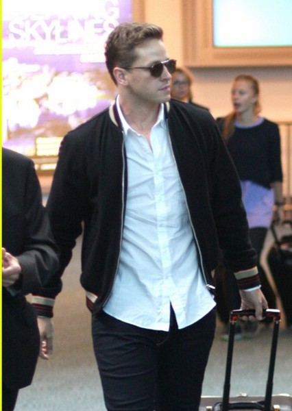 Josh Dallas photo