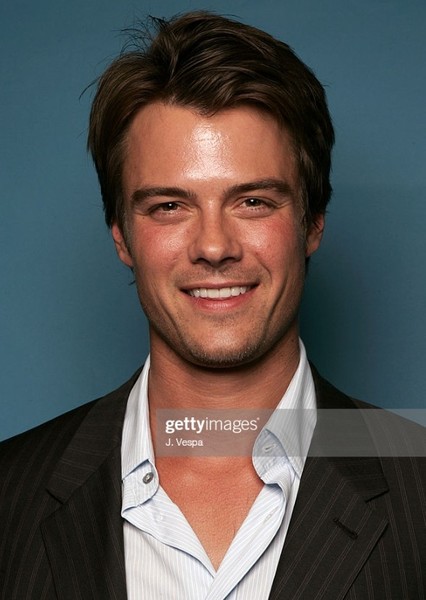 Josh Duhamel photo