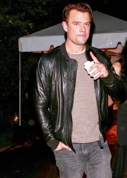 Josh Duhamel photo