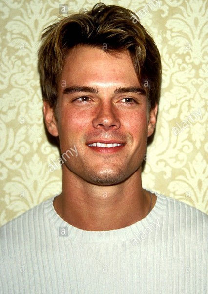 Josh Duhamel photo