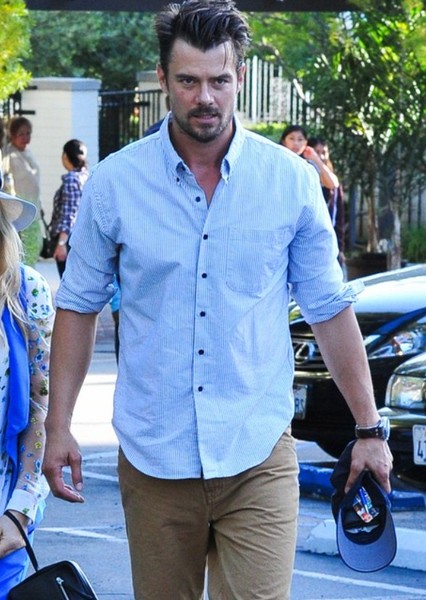 Josh Duhamel photo