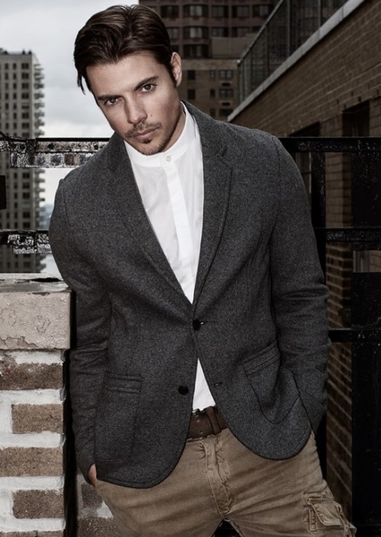 Josh Henderson photo