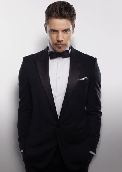 Josh Henderson photo
