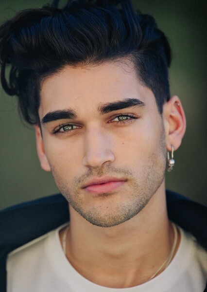Josh Heuston photo