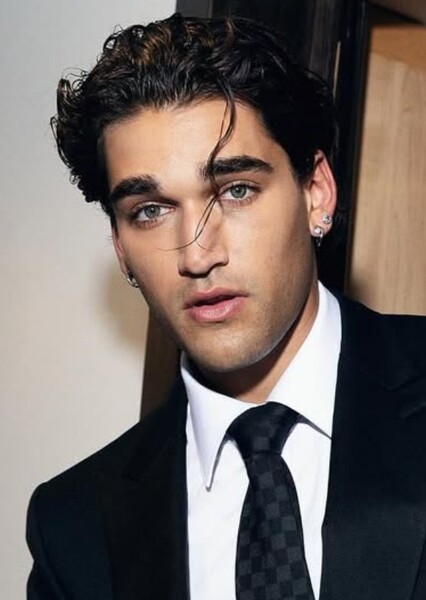 Josh Heuston photo