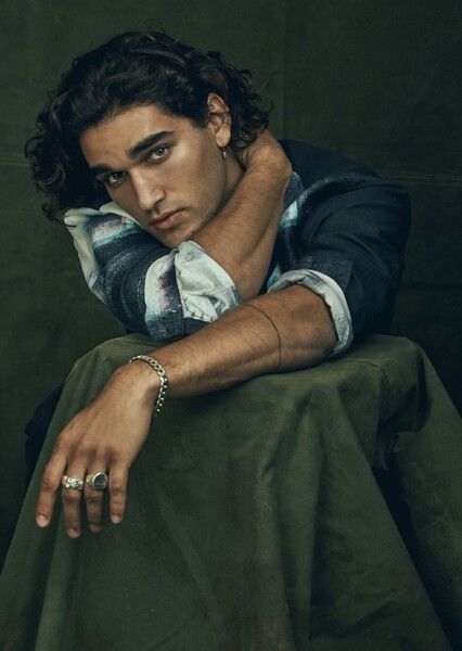 Josh Heuston photo