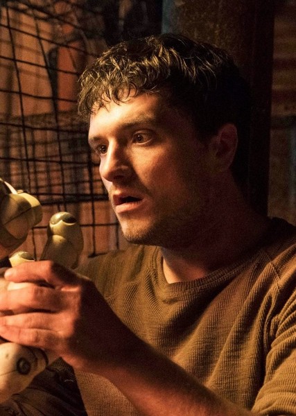 Josh Hutcherson photo