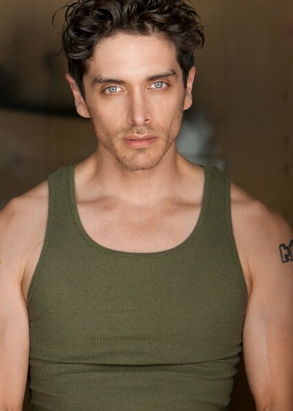 Josh Keaton photo