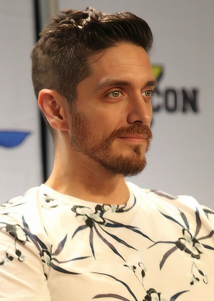 Josh Keaton photo
