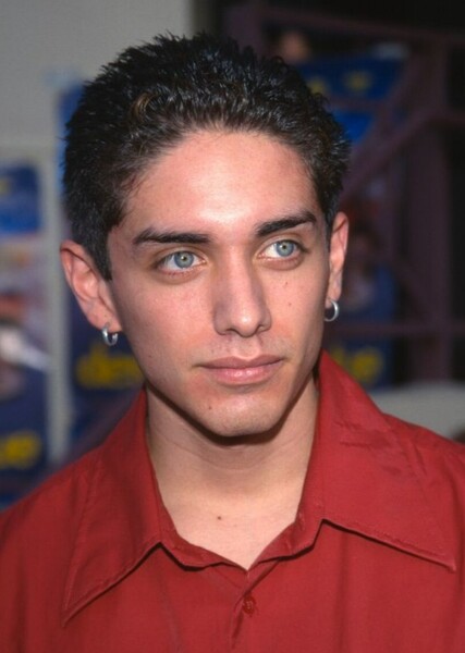 Josh Keaton photo