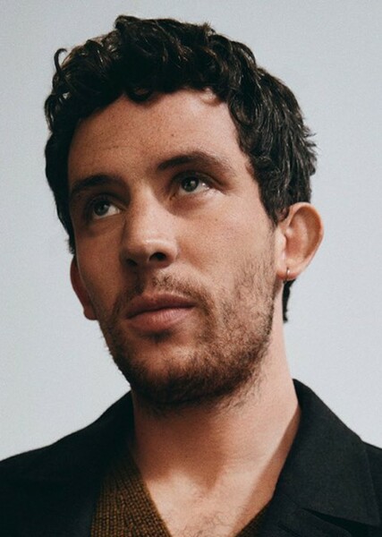 Josh O'Connor photo