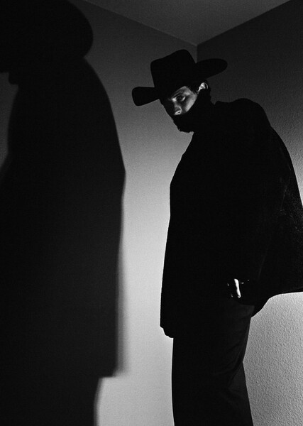 Josh O'Connor photo
