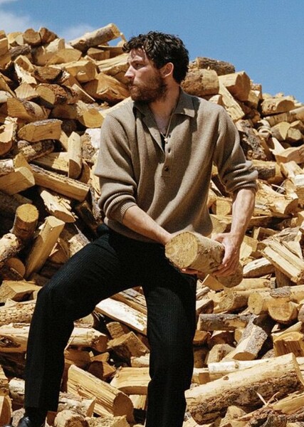 Josh O'Connor photo