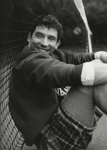 Josh O'Connor photo