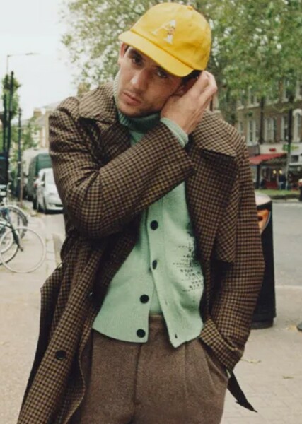 Josh O'Connor photo