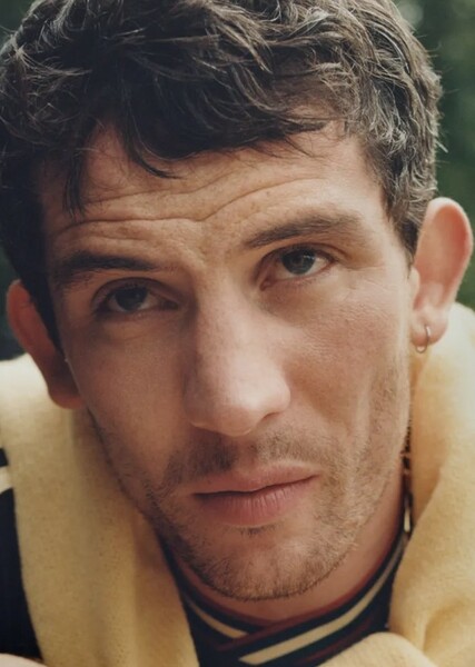 Josh O'Connor photo