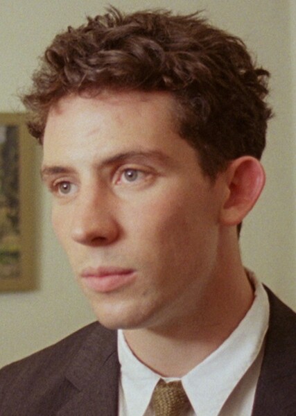 Josh O'Connor photo