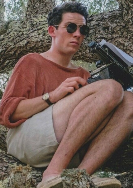 Josh O'Connor photo