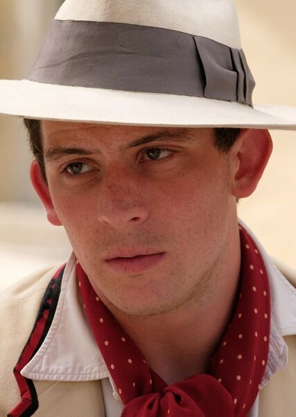 Josh O'Connor photo