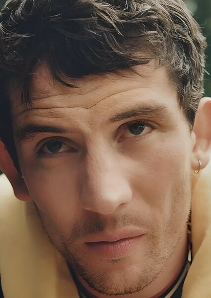 Josh O'Connor photo