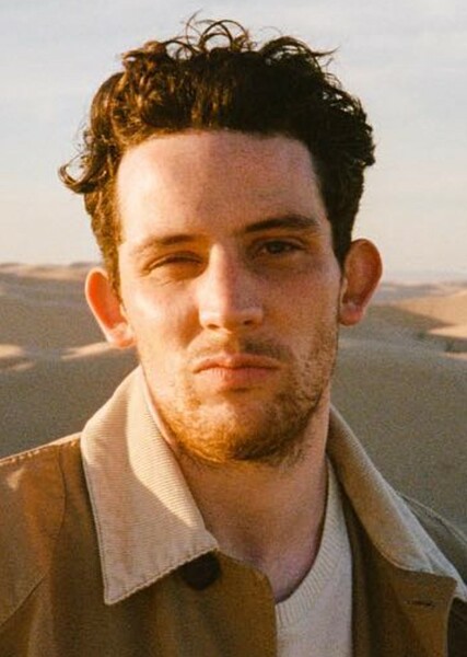 Josh O'Connor photo
